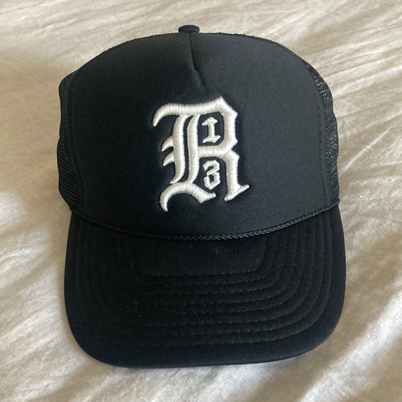 R13 trucker hat in black - Picture 3 of 4